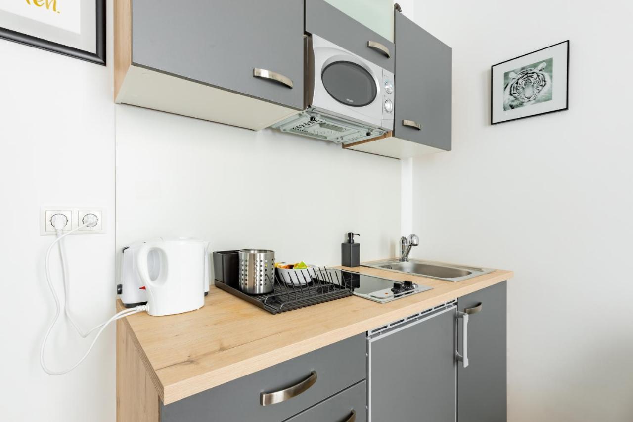 Budget Rooms West With Shared Kitchen Відень Екстер'єр фото