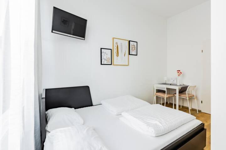 Budget Rooms West With Shared Kitchen Відень Екстер'єр фото