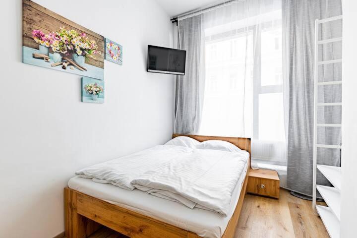 Budget Rooms West With Shared Kitchen Відень Екстер'єр фото