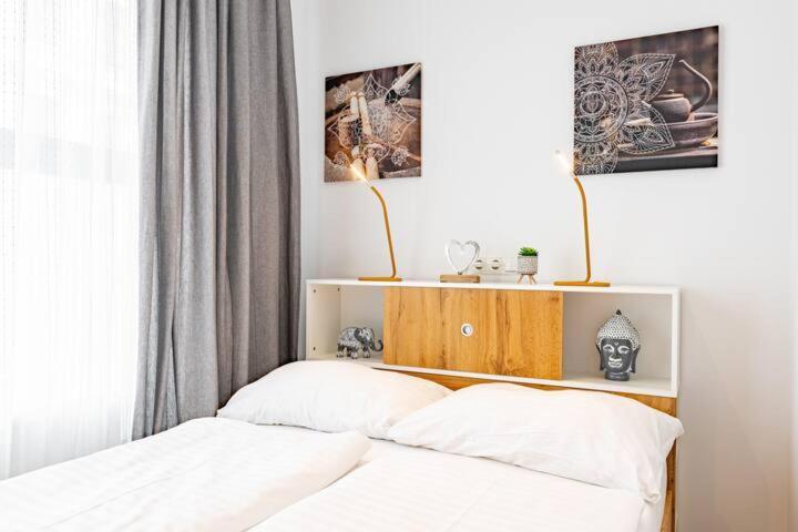 Budget Rooms West With Shared Kitchen Відень Екстер'єр фото