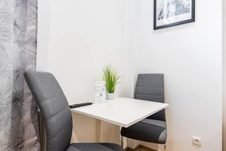 Budget Rooms West With Shared Kitchen Відень Екстер'єр фото