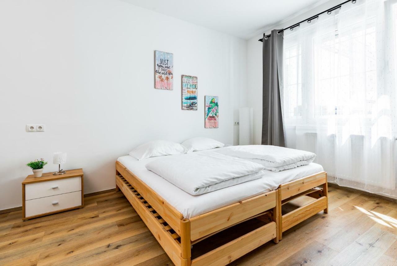 Budget Rooms West With Shared Kitchen Відень Екстер'єр фото