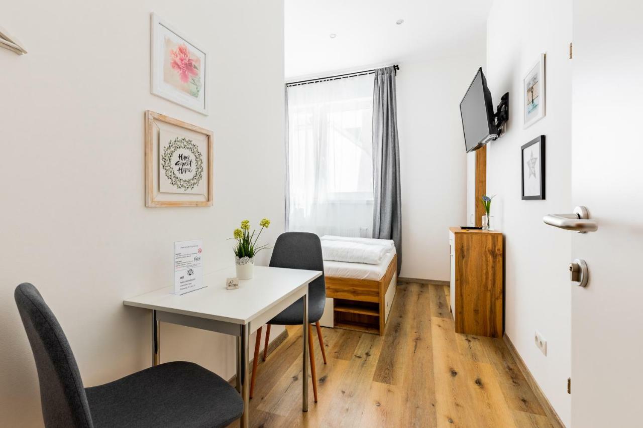Budget Rooms West With Shared Kitchen Відень Екстер'єр фото