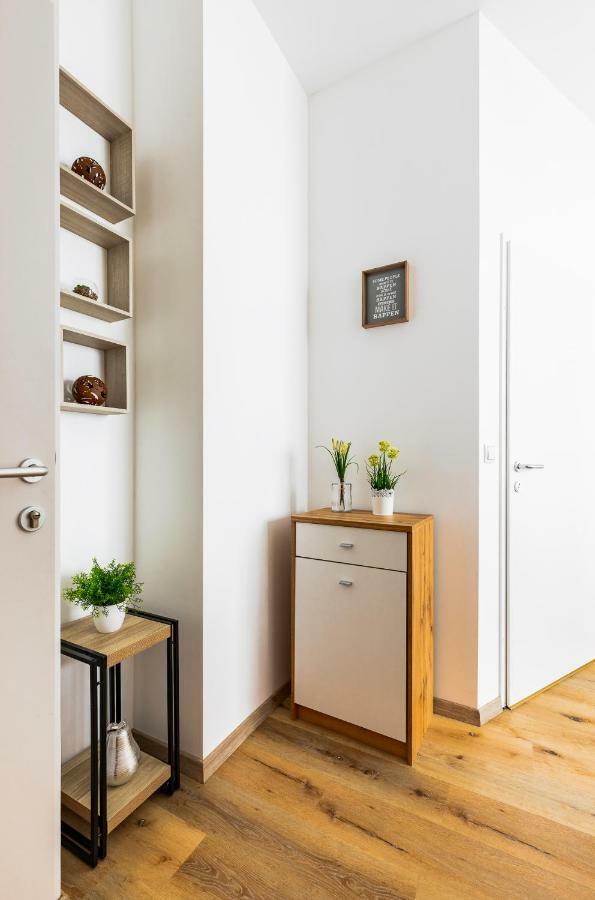 Budget Rooms West With Shared Kitchen Відень Екстер'єр фото
