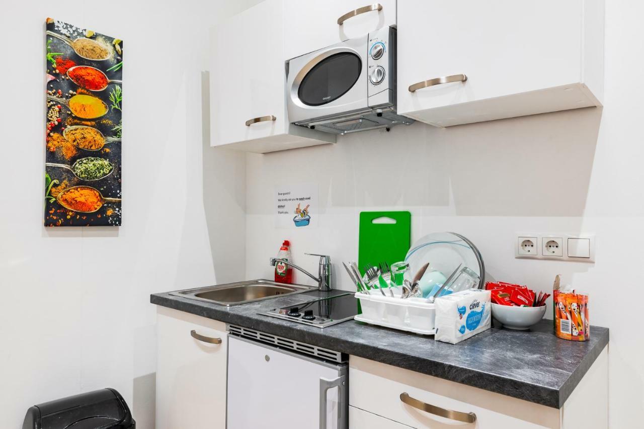 Budget Rooms West With Shared Kitchen Відень Екстер'єр фото