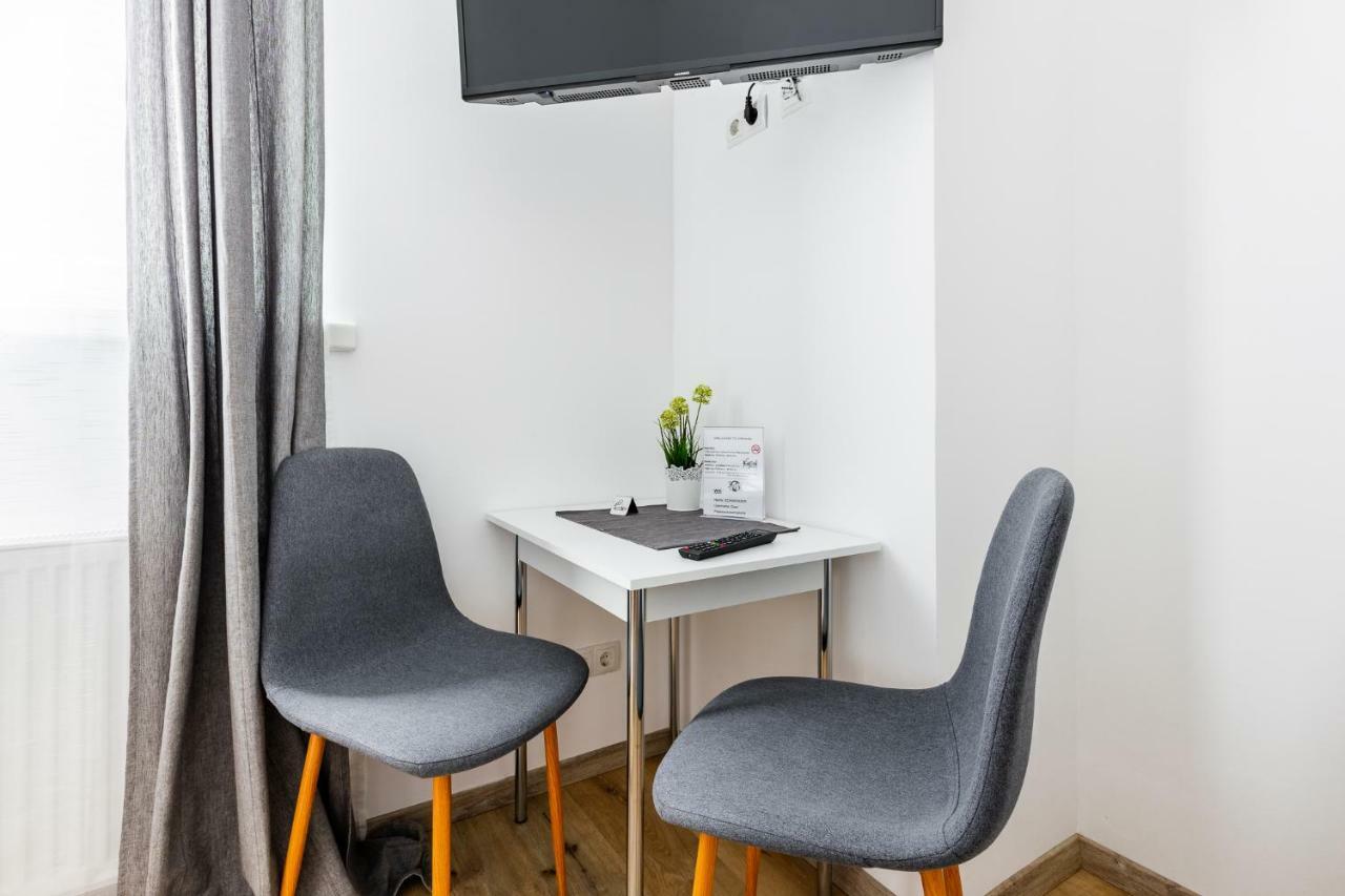 Budget Rooms West With Shared Kitchen Відень Екстер'єр фото