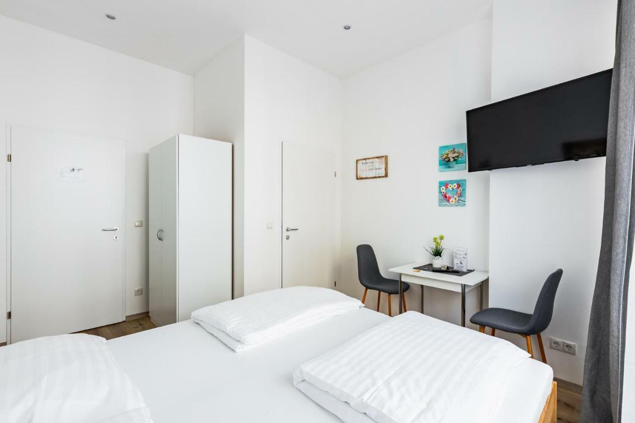 Budget Rooms West With Shared Kitchen Відень Екстер'єр фото